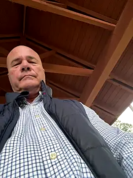 Snapshot of cyclone1212 chatting on 6, 11, 2025 cyclone1212 online show from 6, 11, 2025