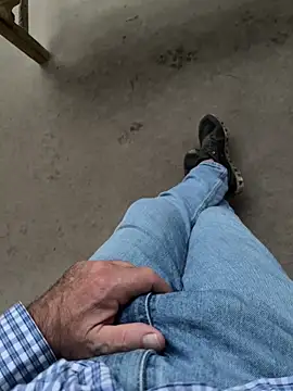 Snapshot of cyclone1212 chatting on 26, 11, 2025 cyclone1212 online show from 26, 11, 2025