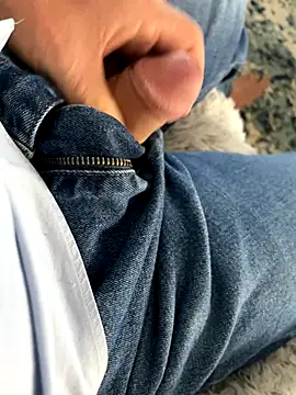 Snapshot of cyclone1212 chatting on 27, 11, 2025 cyclone1212 online show from 27, 11, 2025