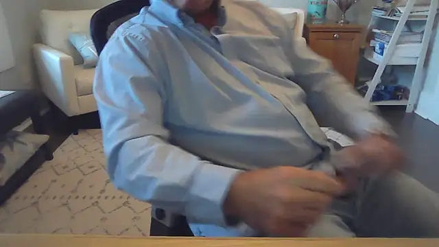 Snapshot of cyclone1212 chatting on 16, 12, 2025 cyclone1212 online show from 16, 12, 2025