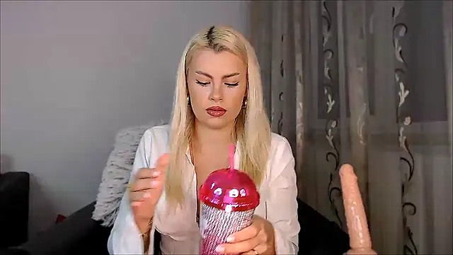 Snapshot of BonieBonita chatting on 17, 11, 2025 BonieBonita online show from 17, 11, 2025