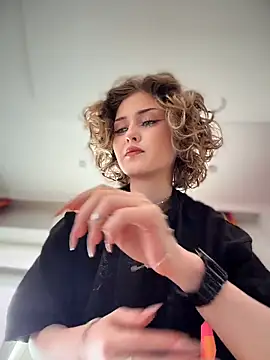 KellyKeler online show from 28, 3, 2026