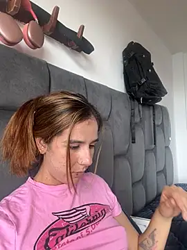 AllieYourGirl online show from 18, 11, 2025