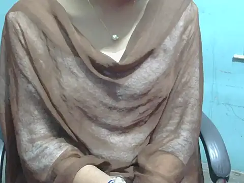 Snapshot of lovely_soniya chatting on 18, 11, 2025 lovely soniya online show from 18, 11, 2025