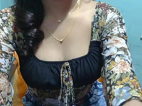 Snapshot of lovely_soniya chatting on 19, 11, 2025 lovely soniya online show from 19, 11, 2025