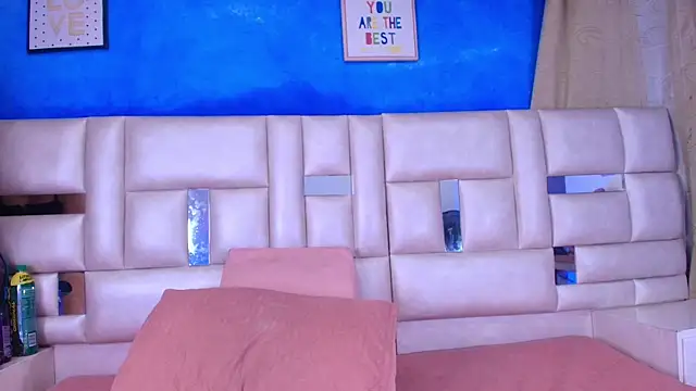 emmacurvy online show from 17, 9, 2025