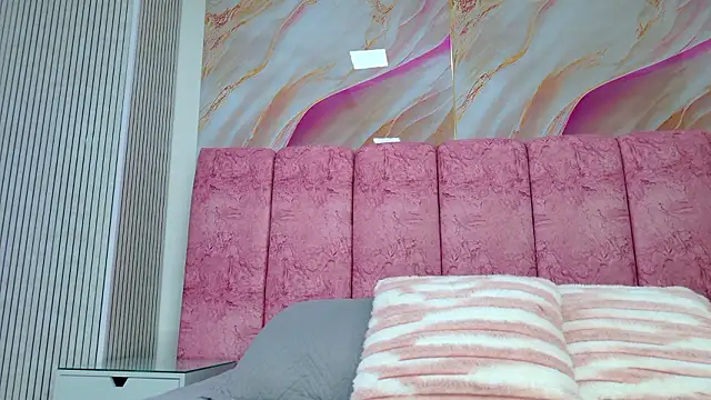 emmacurvy online show from 14, 2, 2026