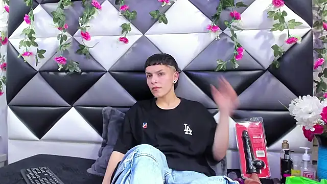 Snapshot of Megan_Thompson_ chatting on 11, 9, 2025 Megan Thompson  online show from 11, 9, 2025