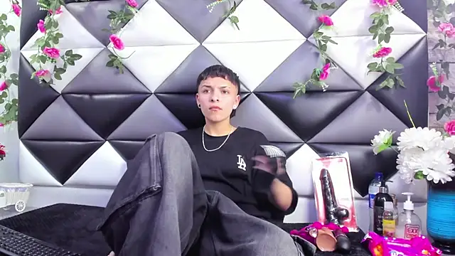 Snapshot of Megan_Thompson_ chatting on 2, 10, 2025 Megan Thompson  online show from 2, 10, 2025