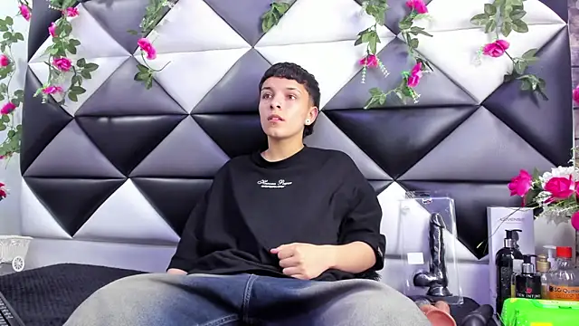 Snapshot of Megan_Thompson_ chatting on 30, 10, 2025 Megan Thompson  online show from 30, 10, 2025