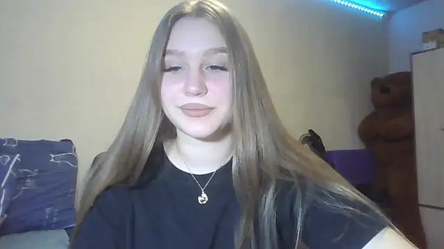 Snapshot of yourhoney_Lola_ chatting on 18, 10, 2025 yourhoney Lola online show from 18, 10, 2025