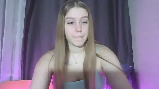 Snapshot of yourhoney_Lola_ chatting on 20, 11, 2025 yourhoney Lola online show from 20, 11, 2025