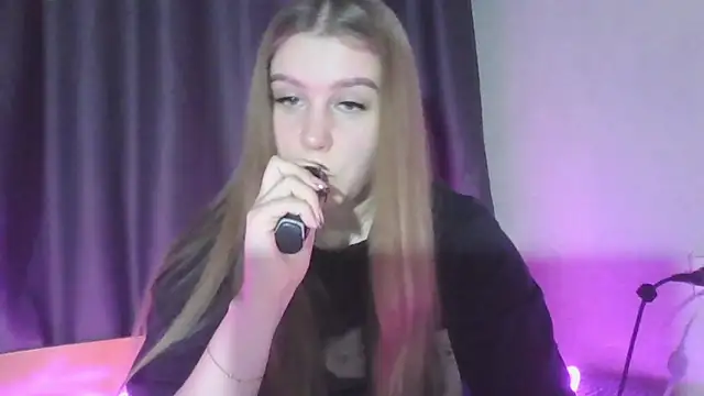 Snapshot of yourhoney_Lola_ chatting on 21, 11, 2025 yourhoney Lola online show from 21, 11, 2025