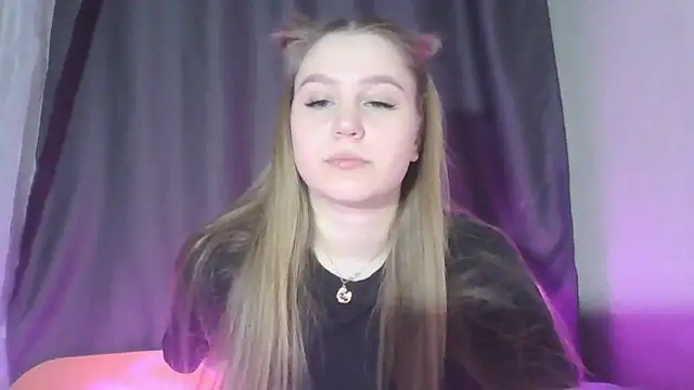 Snapshot of yourhoney_Lola_ chatting on 22, 11, 2025 yourhoney Lola online show from 22, 11, 2025