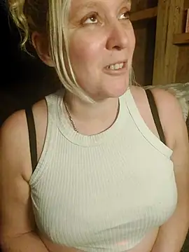 Bouncy-Bella28X online show from 11, 10, 2025