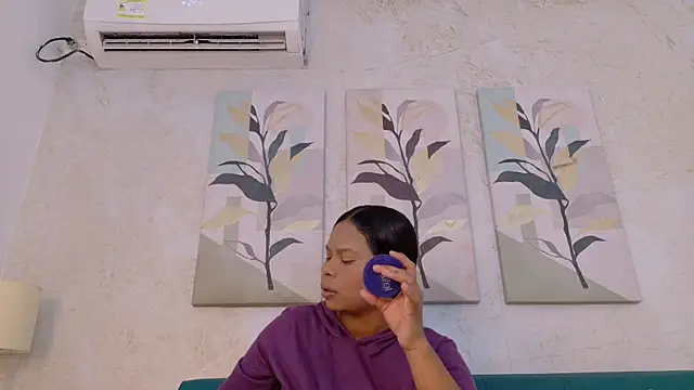 keyla mejia online show from 7, 4, 2026