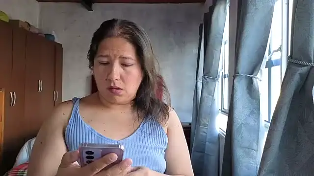 scarlett widow  online show from 2, 4, 2026