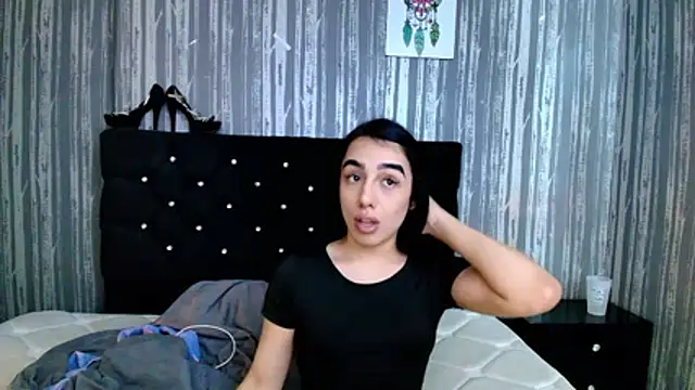 Snapshot of Alicee_Moonn chatting on 13, 1, 2026 Alicee Moonn online show from 13, 1, 2026