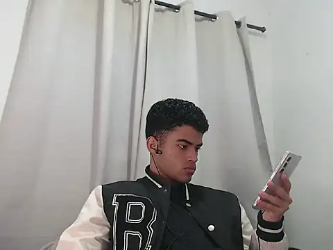 camillo beischel  online show from 30, 9, 2025