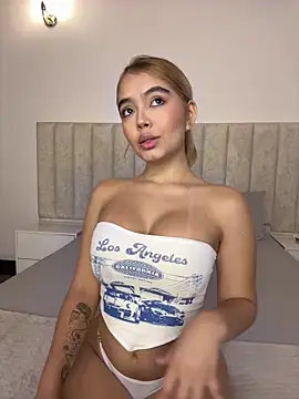 Mia Roswell online show from 25, 5, 2026