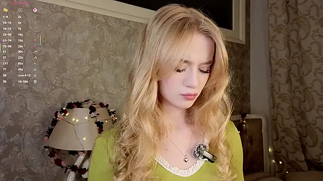Snapshot of Emma_Frosty chatting on 5, 5, 2026 Emma Frosty online show from 5, 5, 2026