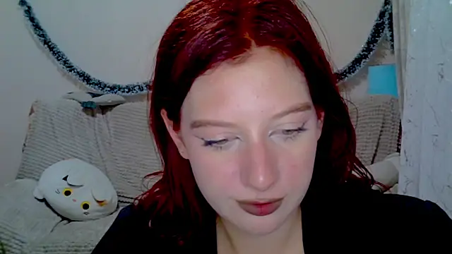 Lily Ember online show from 22, 12, 2025