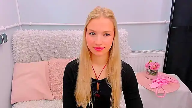 EvetteRose online show from 13, 4, 2026