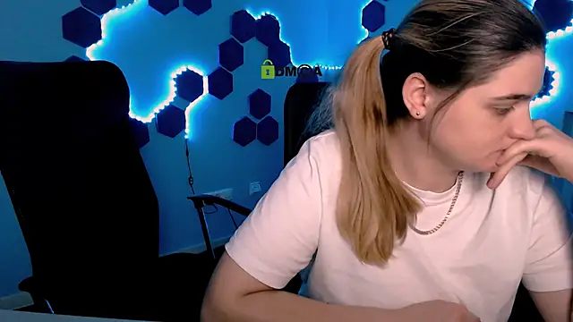 Snapshot of inga_gree chatting on 28, 11, 2025 inga gree online show from 28, 11, 2025