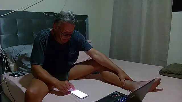 Unique X perience online show from 14, 4, 2026