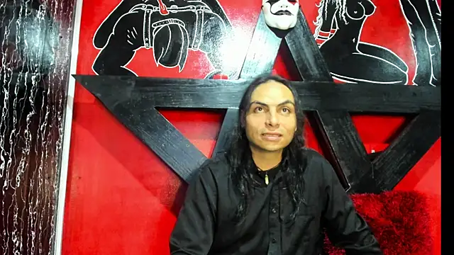 Snapshot of damian_and_tiana chatting on 1, 11, 2025 damian and tiana online show from 1, 11, 2025