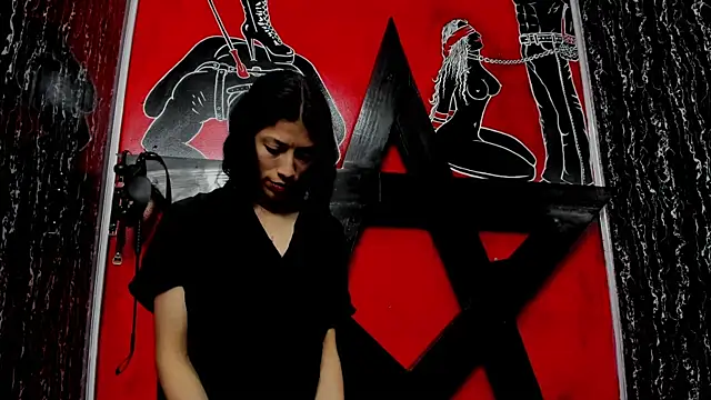 Snapshot of damian_and_tiana chatting on 23, 11, 2025 damian and tiana online show from 23, 11, 2025