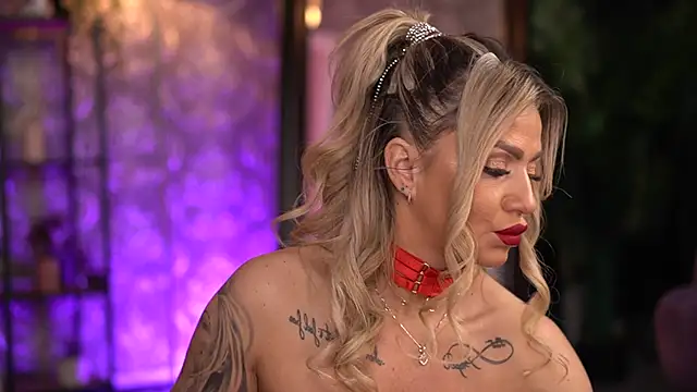 Snapshot of AlmaVelia chatting on 18, 10, 2025 AlmaVelia online show from 18, 10, 2025