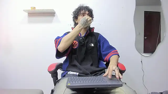 Snapshot of JackesTaylor chatting on 25, 10, 2025 JackesTaylor online show from 25, 10, 2025