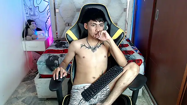 Snapshot of yiisu_ chatting on 15, 9, 2025 yiisu  online show from 15, 9, 2025