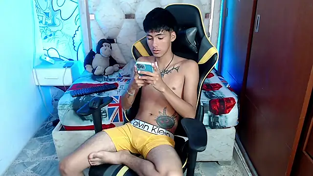 Snapshot of yiisu_ chatting on 11, 10, 2025 yiisu  online show from 11, 10, 2025