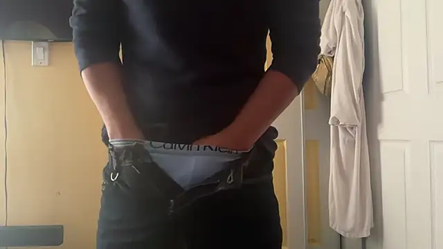 Snapshot of kSwisssxxx chatting on 22, 11, 2025 kSwisssxxx online show from 22, 11, 2025