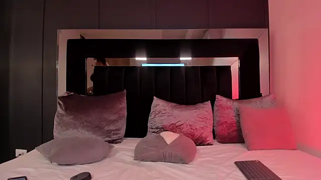 sofiaa brown online show from 10, 9, 2025