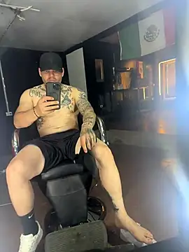 Snapshot of crazybarber69 chatting on 19, 9, 2025 crazybarber69 online show from 19, 9, 2025