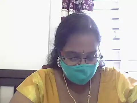 Snapshot of Reena-gowda chatting on 20, 9, 2025 Reena-gowda online show from 20, 9, 2025