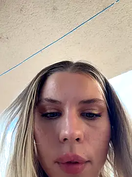 Snapshot of SexyMommyKate chatting on 11, 10, 2025 SexyMommyKate online show from 11, 10, 2025
