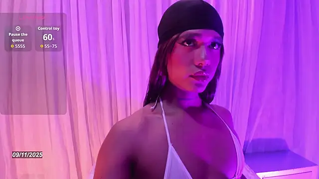 Snapshot of Dreams_Chloe chatting on 9, 11, 2025 Dreams Chloe online show from 9, 11, 2025