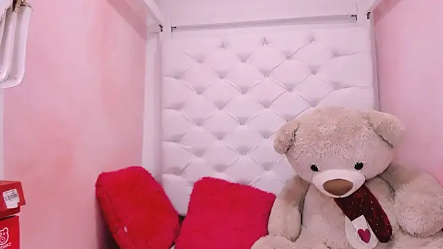 eimy skinny  online show from 1, 3, 2026