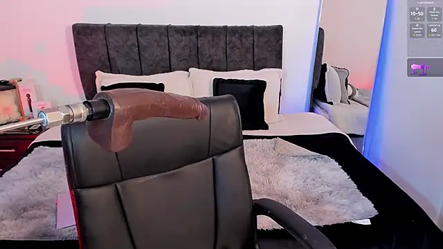 Taylormaxwell online show from 5, 3, 2026