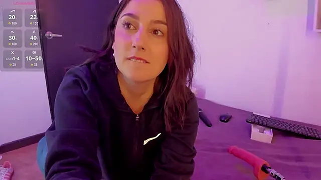 Samaraa Smith online show from 6, 10, 2025