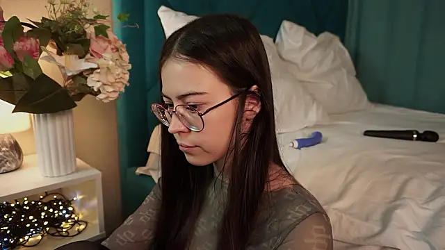 ywixos online show from 12, 3, 2026