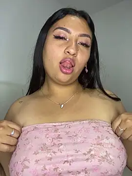 Issa Santana online show from 5, 4, 2026