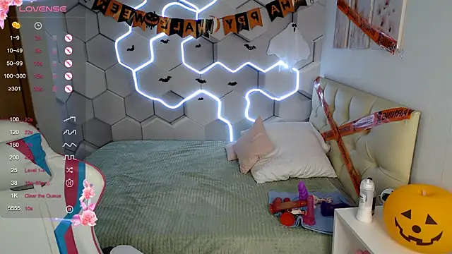 Snapshot of aliicemeow chatting on 2, 11, 2025 aliicemeow online show from 2, 11, 2025