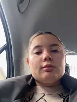 Snapshot of StephanieMur chatting on 2, 10, 2025 StephanieMur online show from 2, 10, 2025