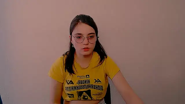 Snapshot of Sun_Shine__ chatting on 15, 5, 2026 Sun Shine online show from 15, 5, 2026