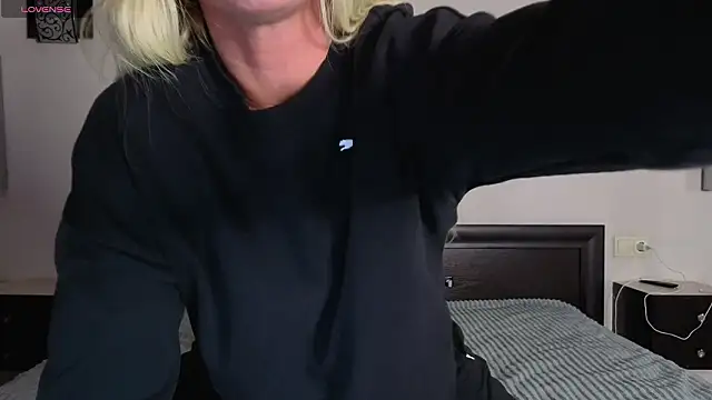 Snapshot of Whiteflower_xo chatting on 2, 2, 2026 Whiteflower xo online show from 2, 2, 2026